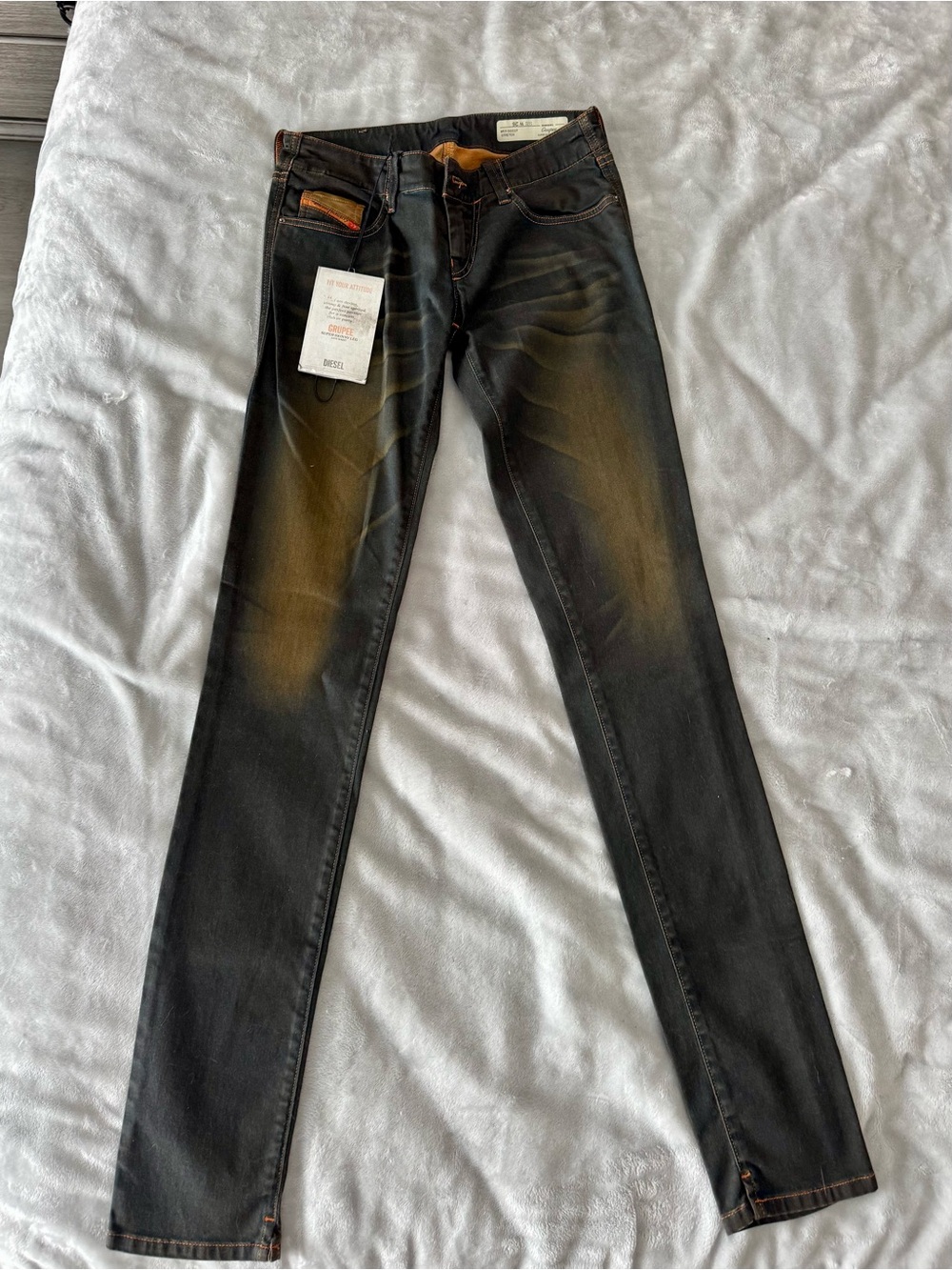 DIESEL Jean WASH 0601F STRETCH
Gupee SUPER SLIM-SKINNY LOW WAIST size 26